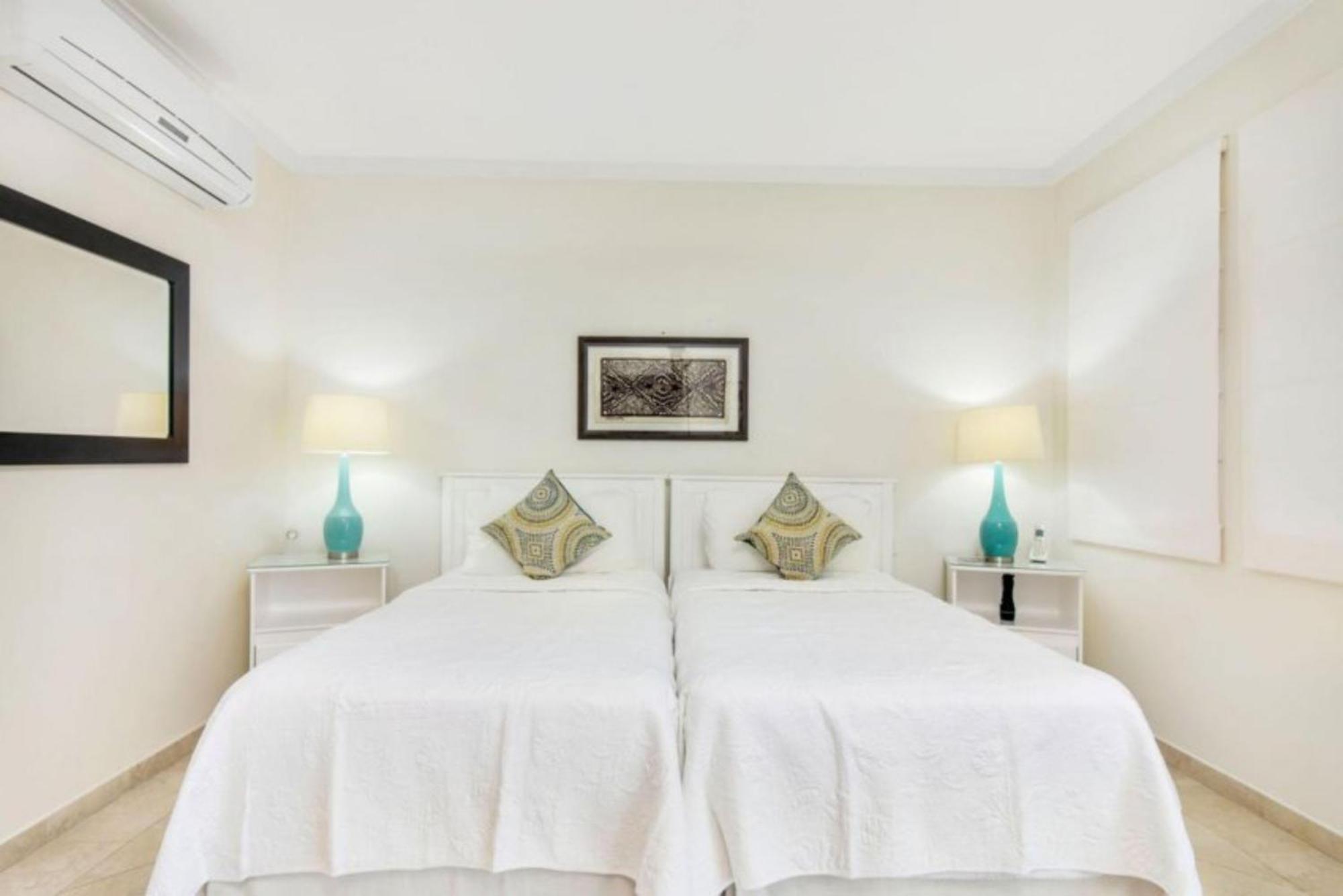 Sapphire Beach Condos Christ Church Room photo