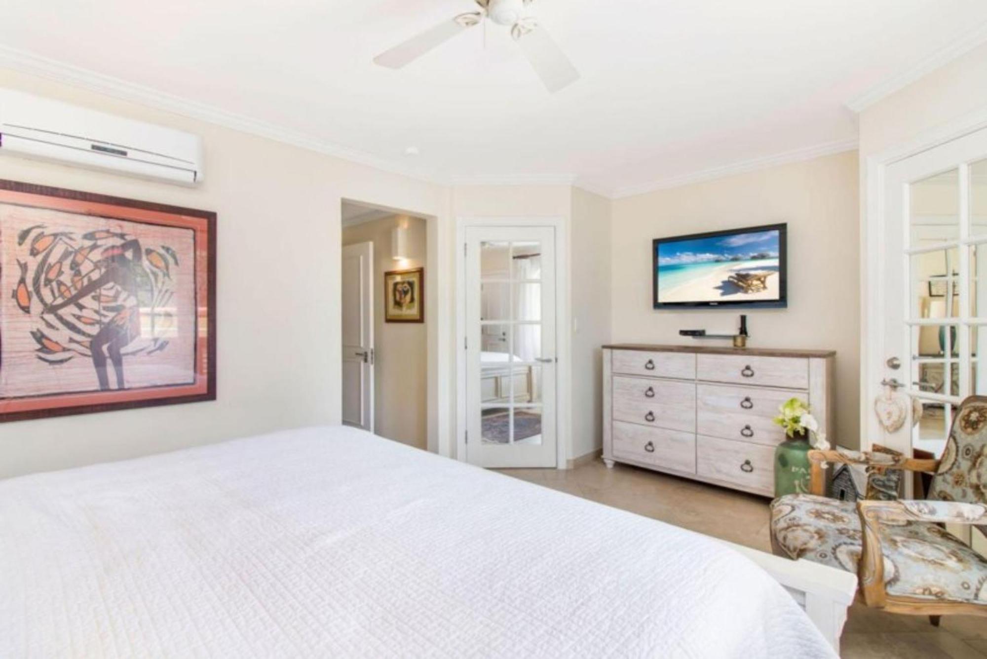 Sapphire Beach Condos Christ Church Room photo